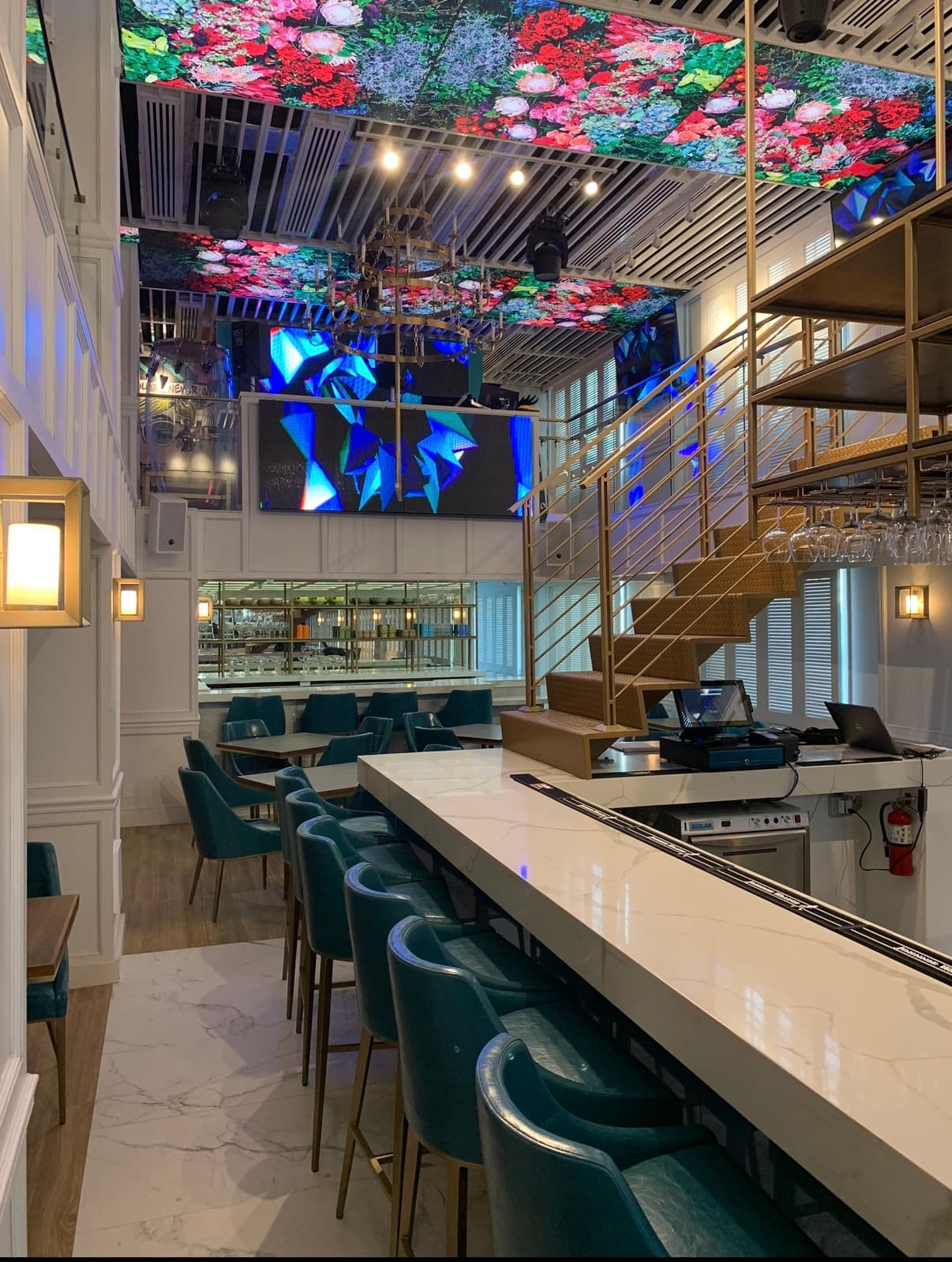 iLov305: The venue in service during an evening event