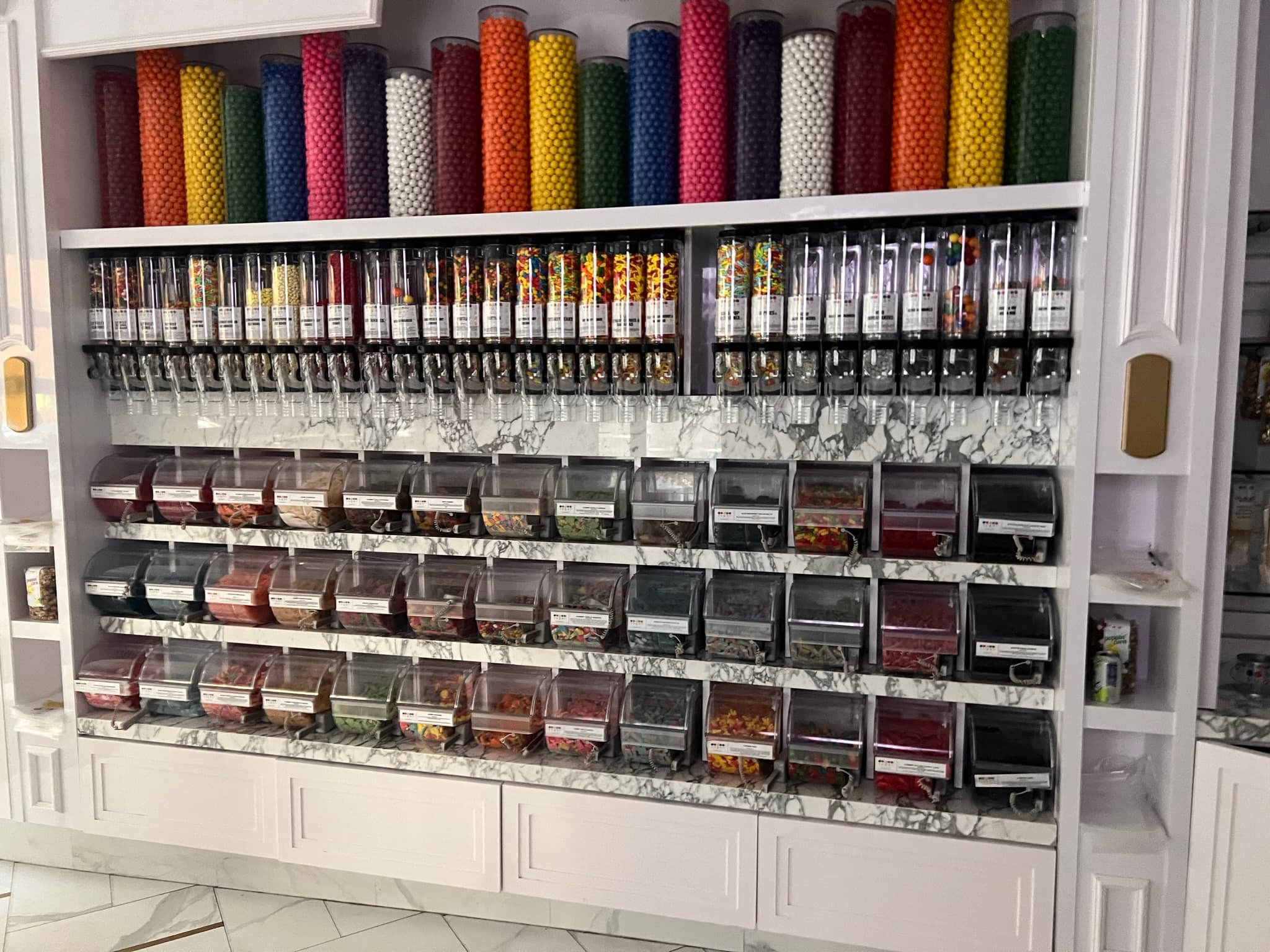 Sugar Factory: The candy dispenser wall